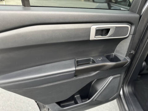 2020 Ford Explorer