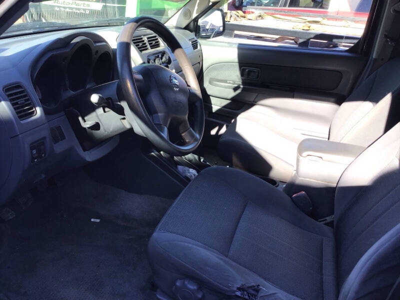 2004 Nissan Frontier XE-V6