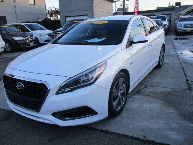 2016 Hyundai Sonata Hybrid for sale at Grace Motors in Manteca CA