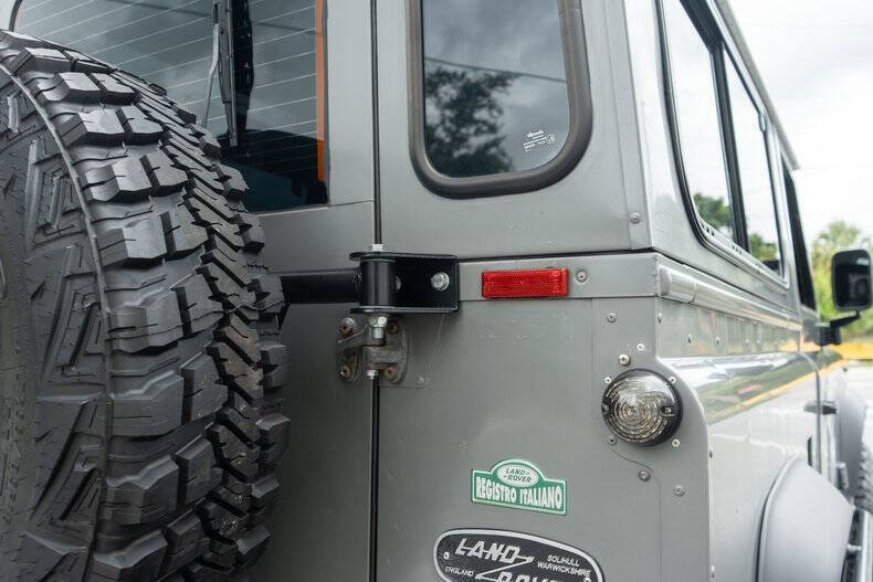 1991 Land Rover Defender