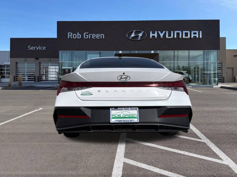 2026 Hyundai Elantra Hybrid