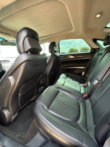 2016 Lincoln MKZ