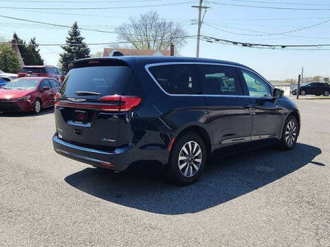 2023 Chrysler Pacifica Plug-In Hybrid Touring L