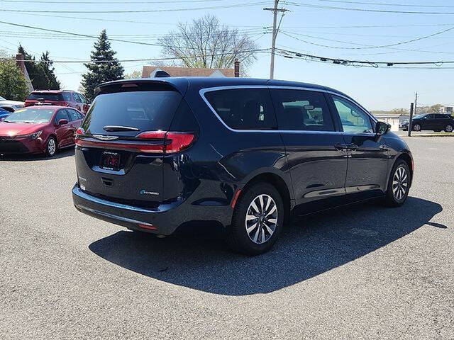 2023 Chrysler Pacifica Plug-In Hybrid Touring L