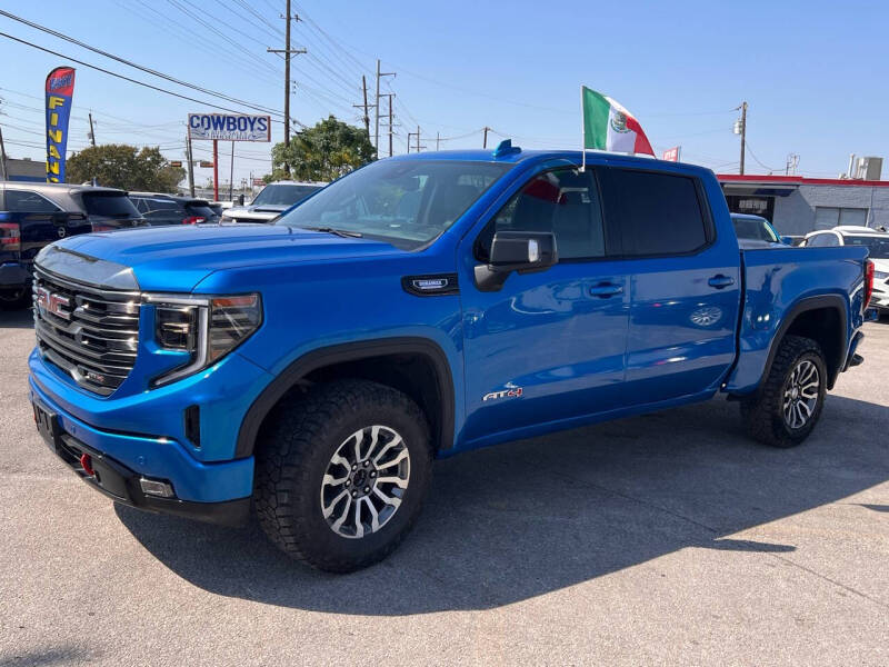 Used 2023 GMC Sierra 1500 AT4 with VIN 3GTUUEE84PG237811 for sale in Garland, TX