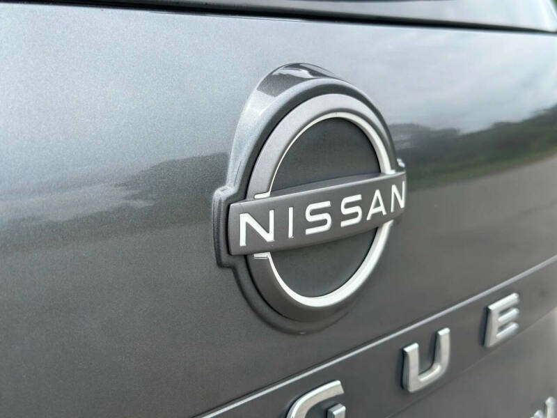 2022 Nissan Rogue SV