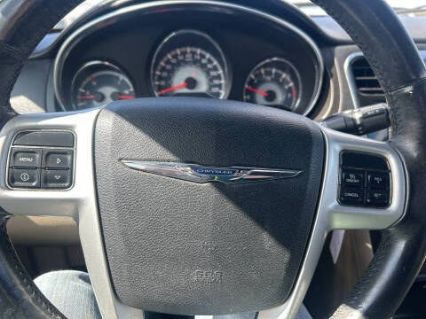 2013 Chrysler 200 Touring