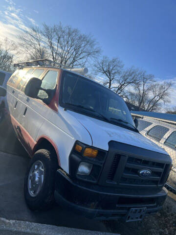 2011 Ford E-Series for sale at ALVAREZ AUTO SALES in Des Moines IA