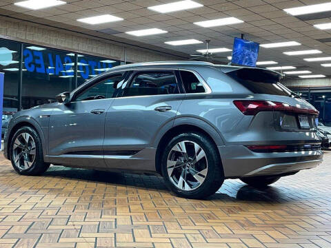 2021 Audi e-tron quattro Premium Plus