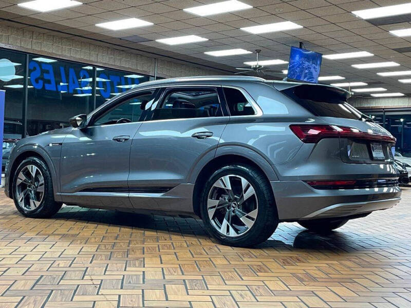 2021 Audi e-tron quattro Premium Plus