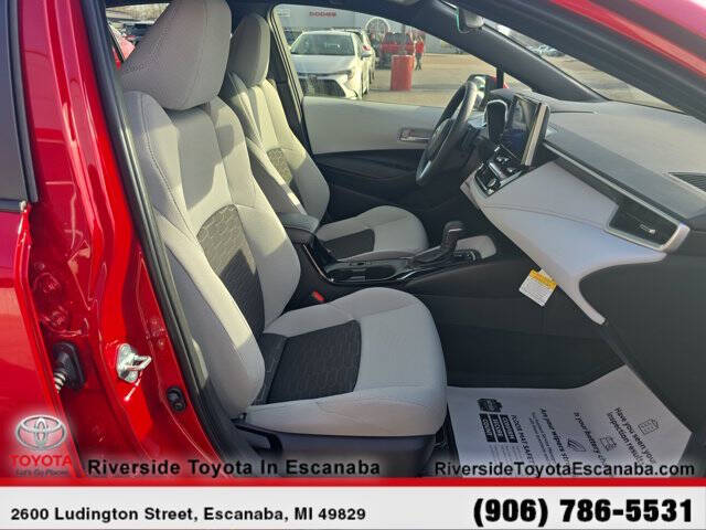 2025 Toyota Corolla Hatchback SE