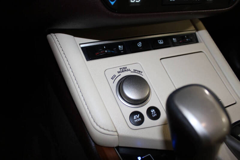 2016 Lexus ES 300h