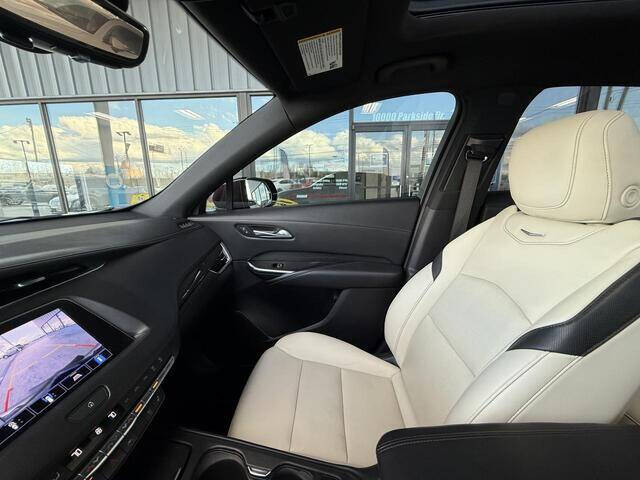 2023 Cadillac XT4 Sport