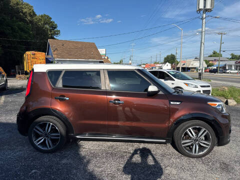 2017 Kia Soul +