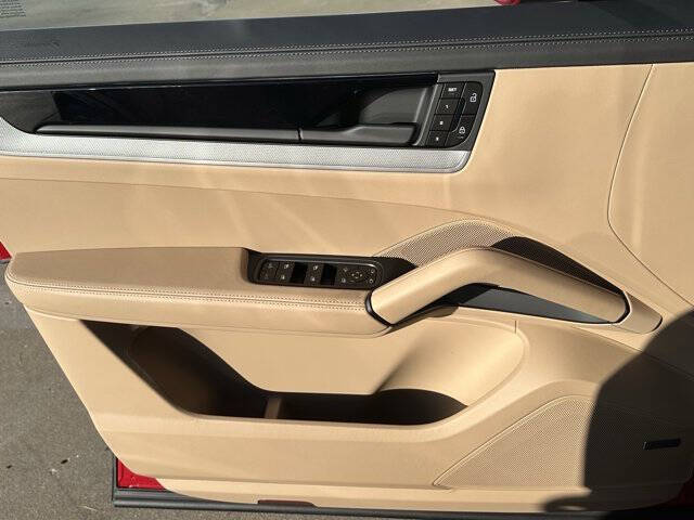 2026 Porsche Cayenne Coupe