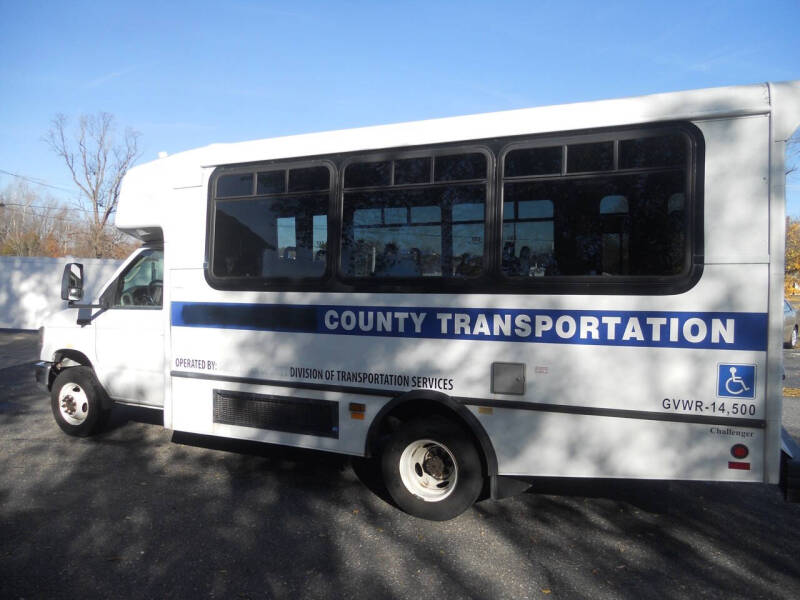 2013 Ford E-Series E-450 SD