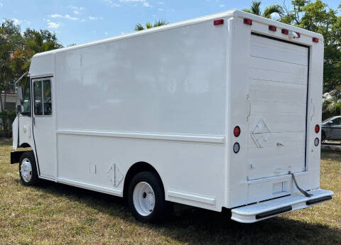 2004 Freightliner MT45 Chassis