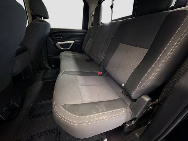 2023 Nissan Titan SV