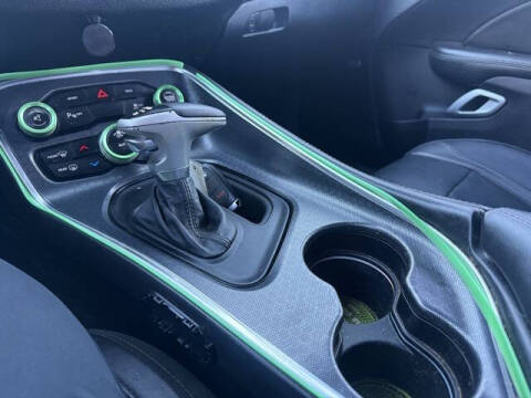 2015 Dodge Challenger SXT Plus