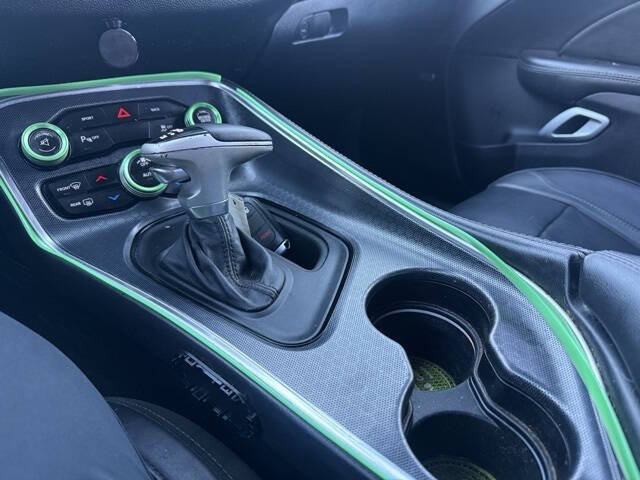 2015 Dodge Challenger SXT Plus