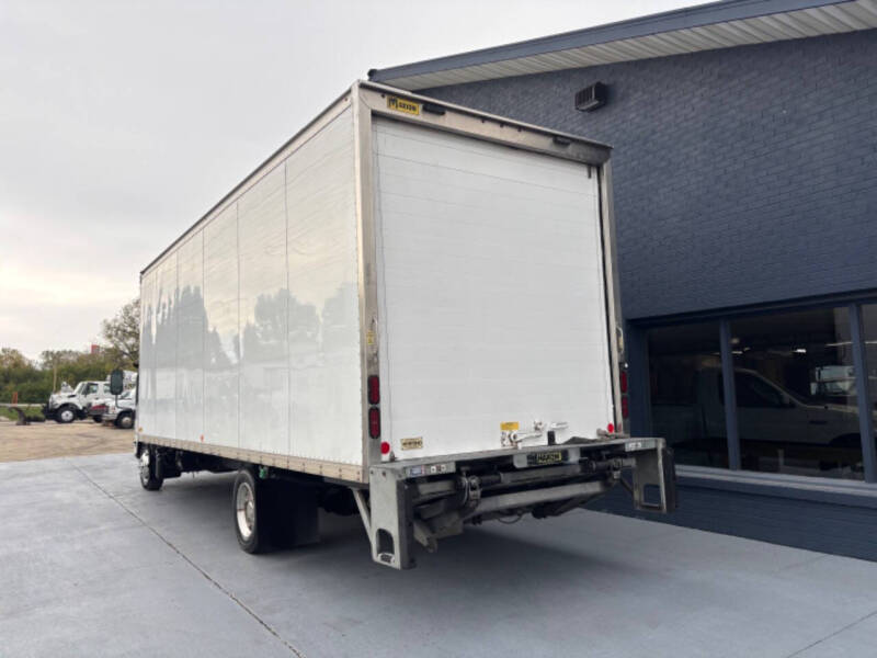 2017 Isuzu NRR 24FT Box Van