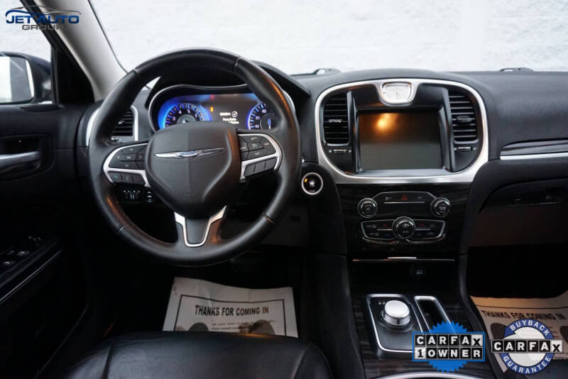 2015 Chrysler 300 Limited