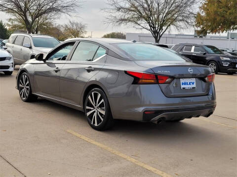 2022 Nissan Altima 2.5 SR