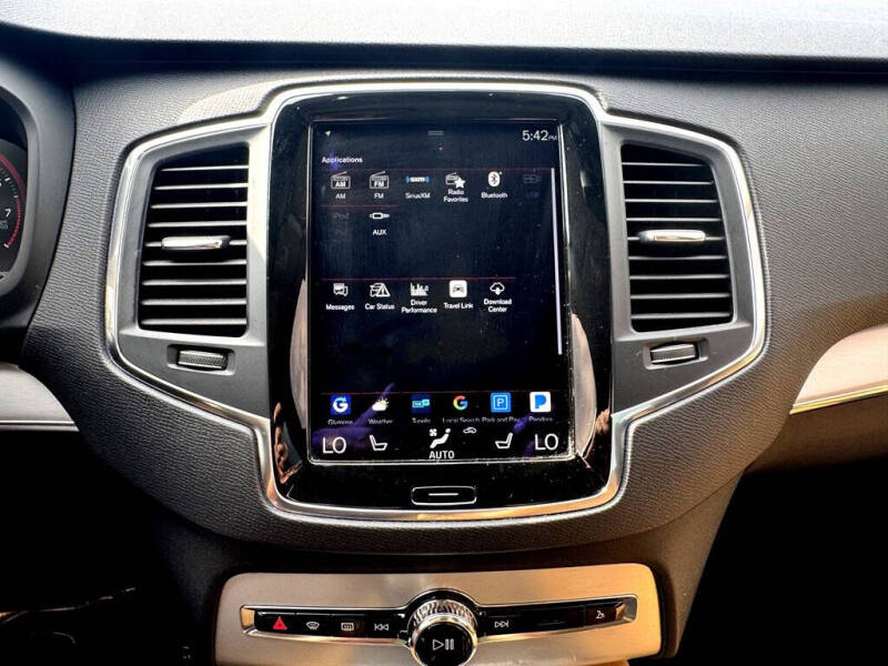 2016 Volvo XC90 T6 Momentum