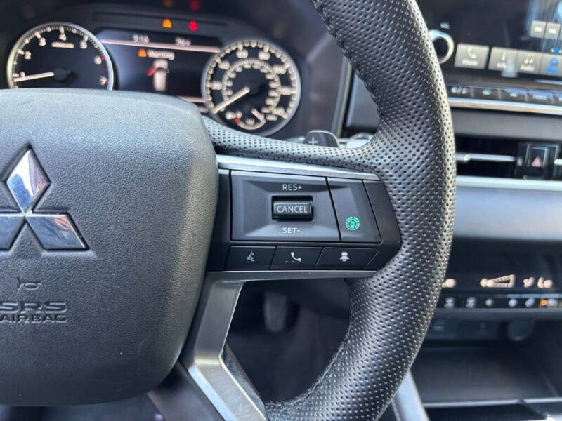 2024 Mitsubishi Outlander SE