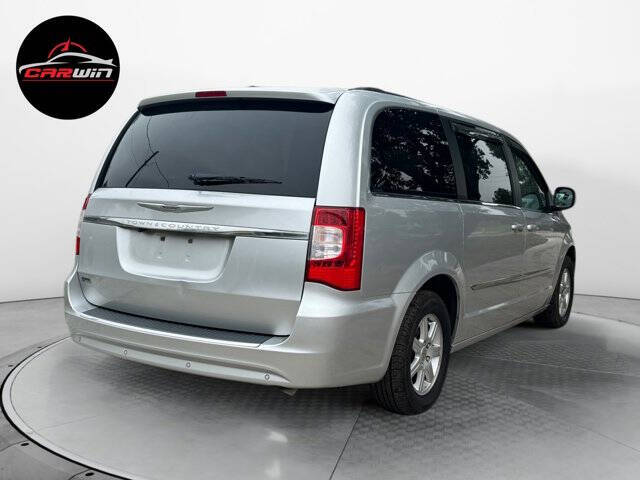 2012 Chrysler Town and Country Touring