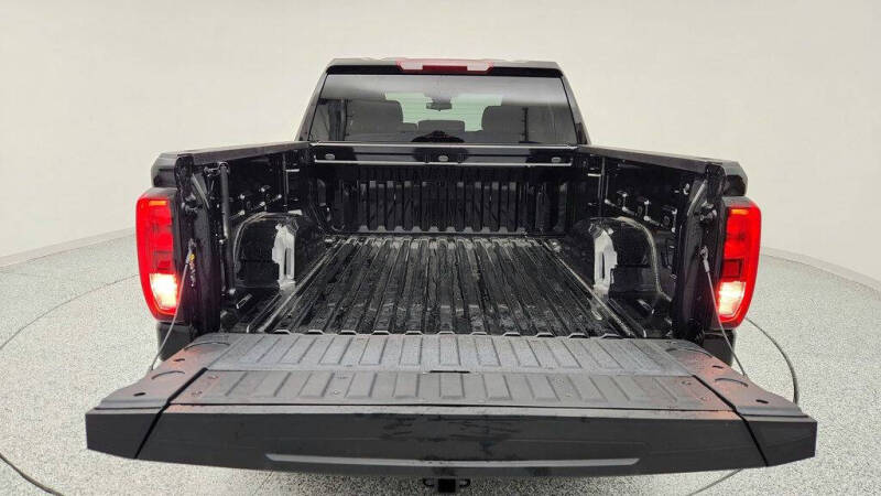 2025 GMC Sierra 1500 Elevation Standard