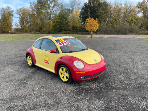 2010 Volkswagen New Beetle for sale at Car Safari LLC in Independence OR