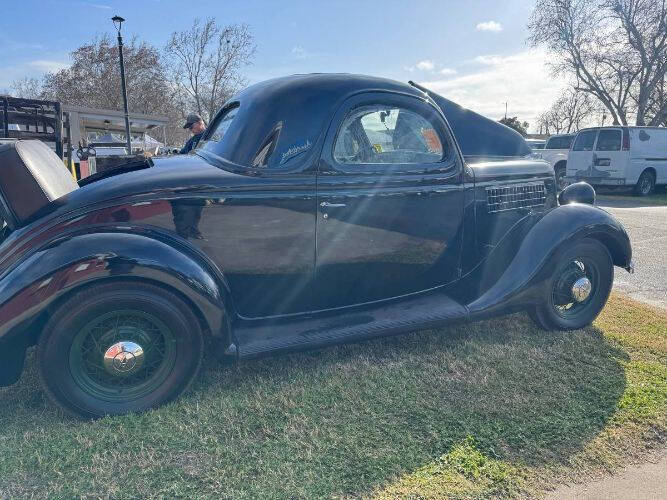 1935 Ford Coupe