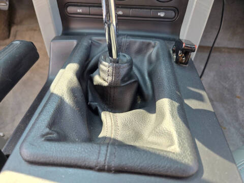 2005 Ford Mustang GT Deluxe