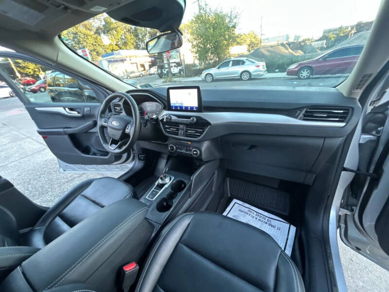 2020 Ford Escape SEL