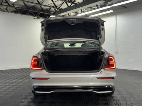 2024 Volvo S60 B5 Plus Dark Theme