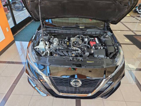 2022 Nissan Altima 2.5 SR