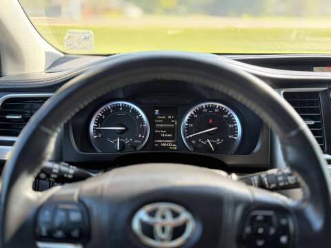 2017 Toyota Highlander SE