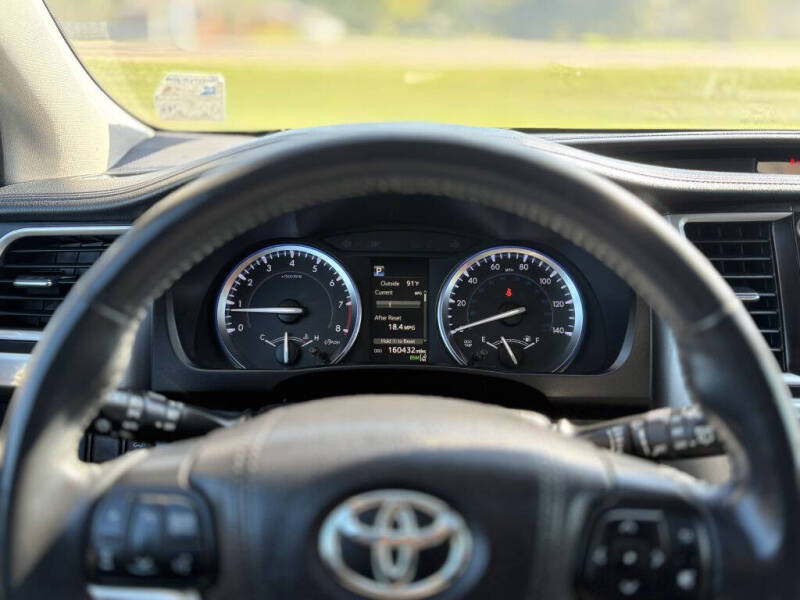 2017 Toyota Highlander SE