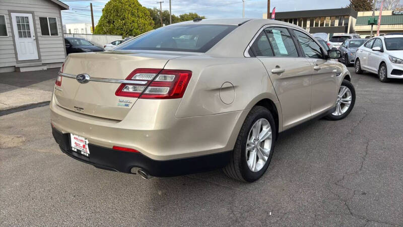 2017 Ford Taurus SEL