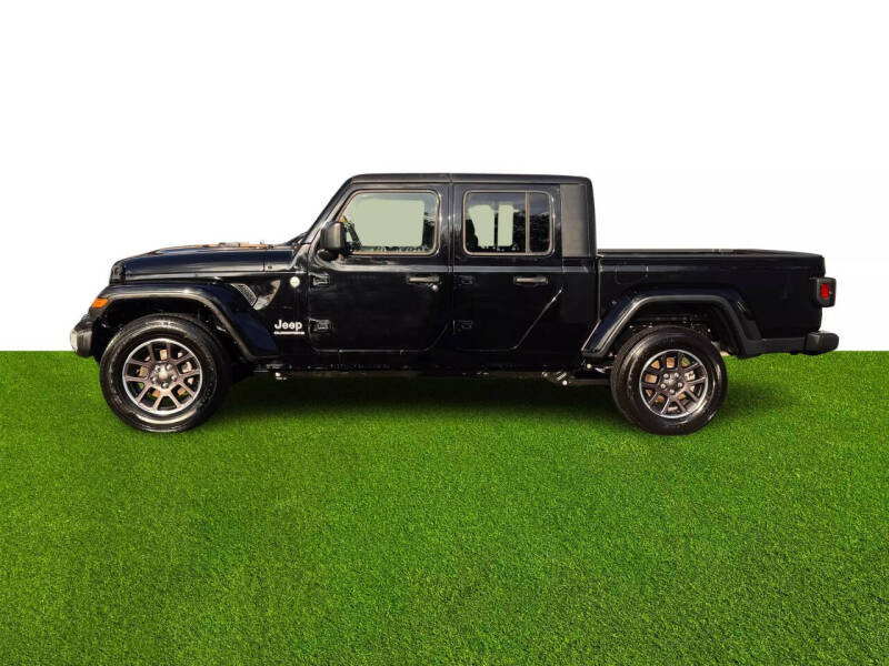 2023 Jeep Gladiator Overland