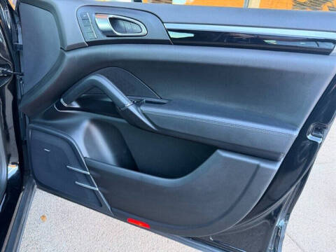 2018 Porsche Cayenne Platinum Edition