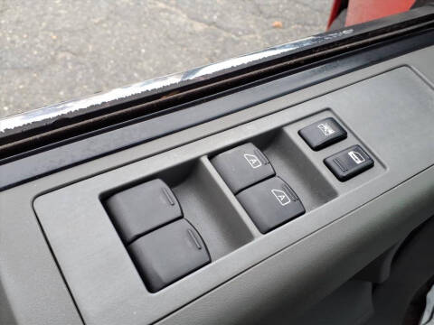 2005 Nissan Titan LE