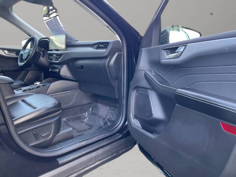 2024 Ford Escape Platinum