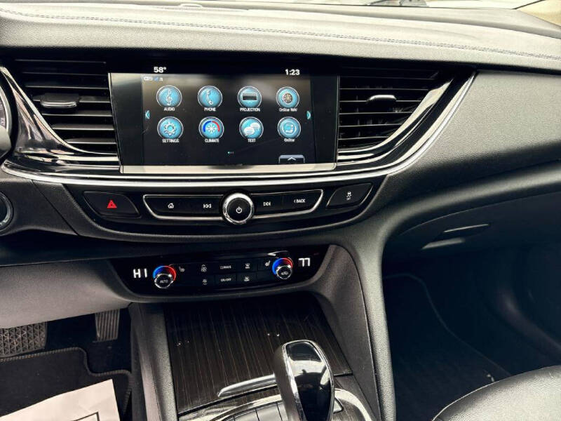 2018 Buick Regal Sportback Essence