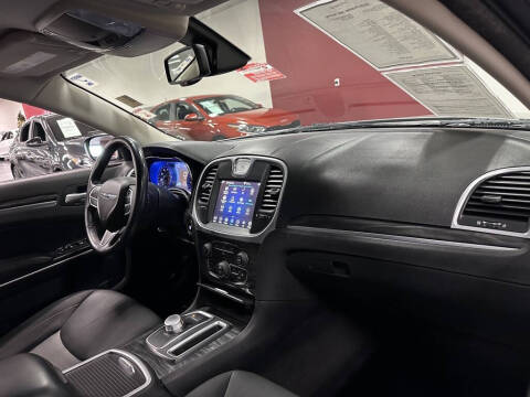 2018 Chrysler 300 Touring