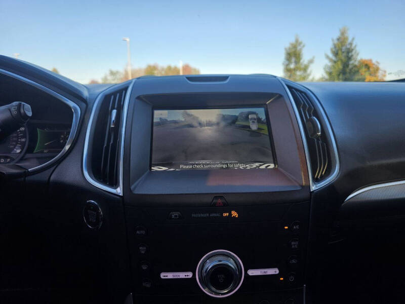 2020 Ford Edge Titanium