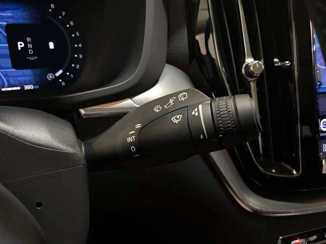 2025 Volvo XC60 B5 Core Dark Theme
