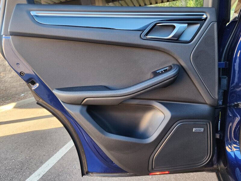 2022 Porsche Macan