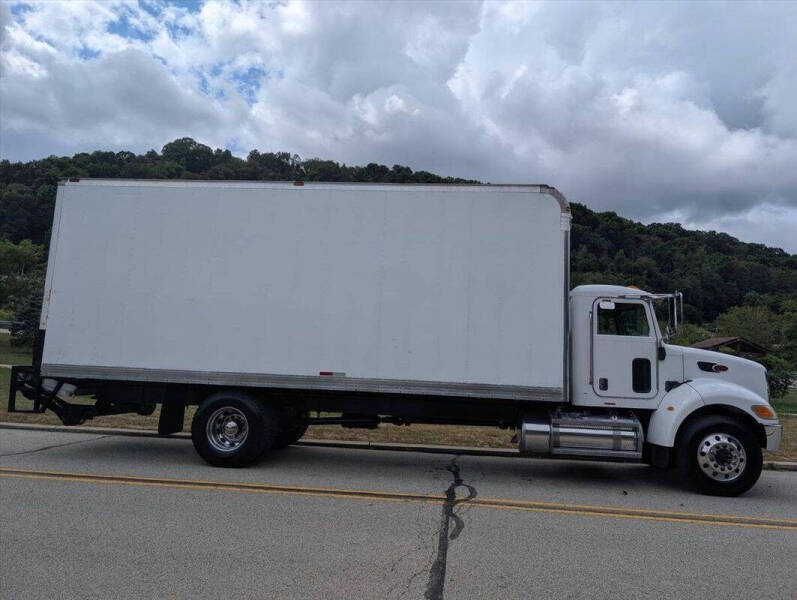2007 Peterbilt 335